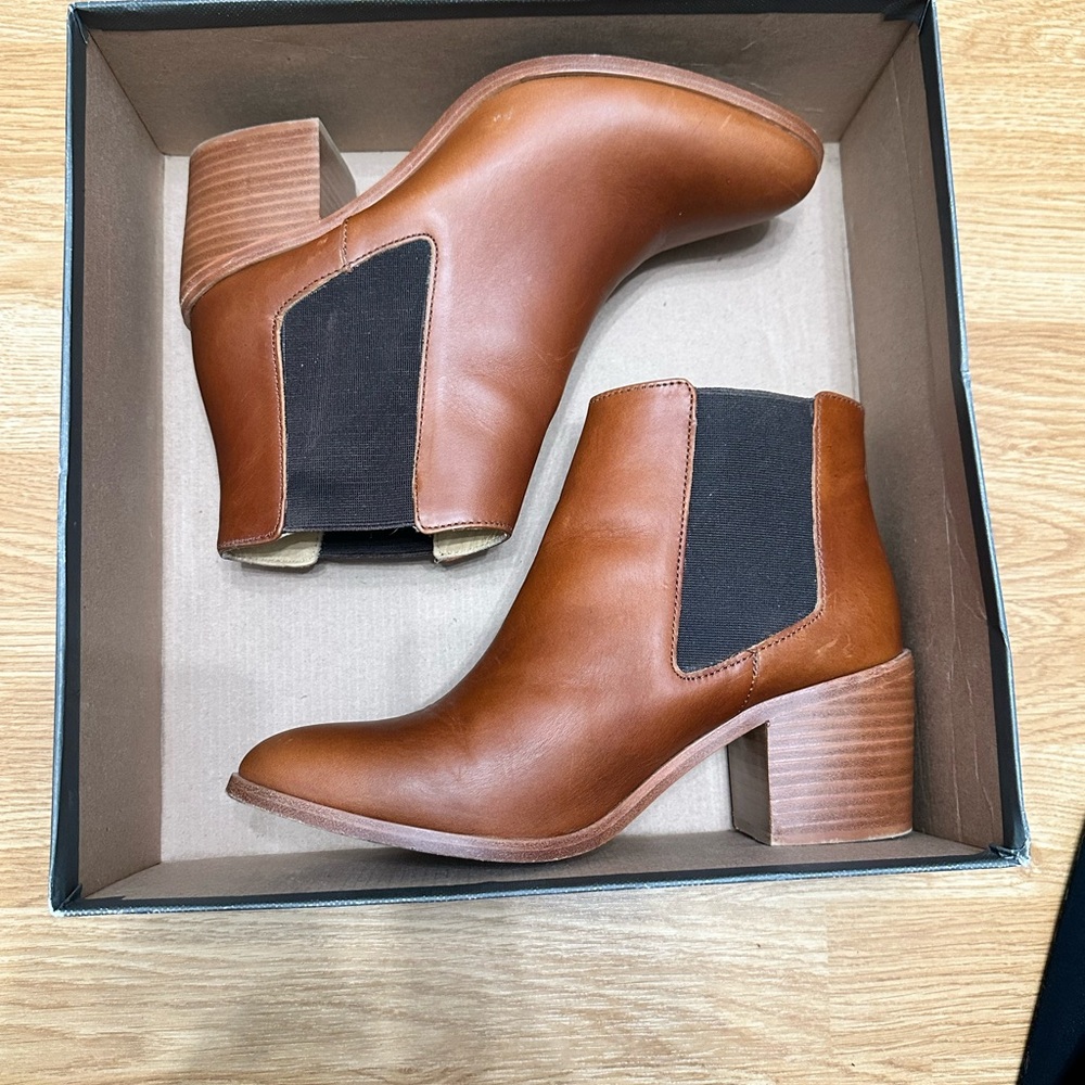 Nisolo Heeled Chelsea Brown Leather Ankle Boots